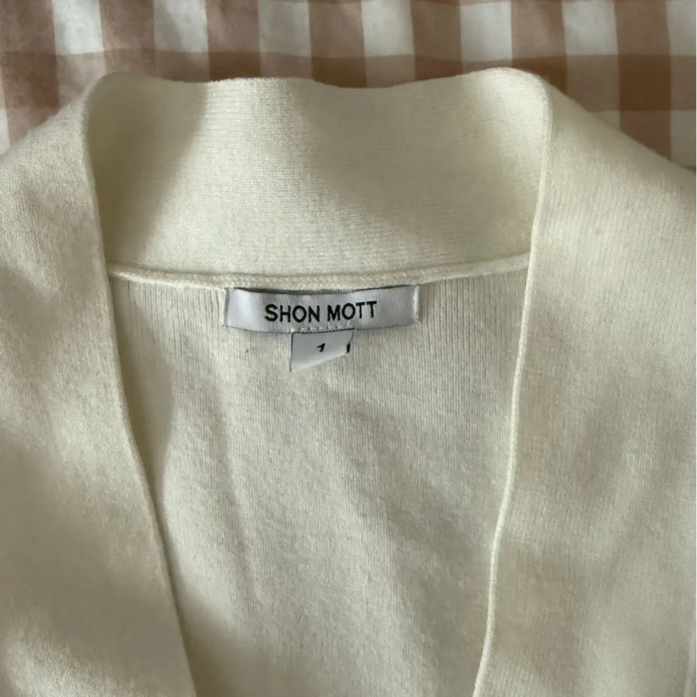 Women’s Shon Mott white cardigan size 1